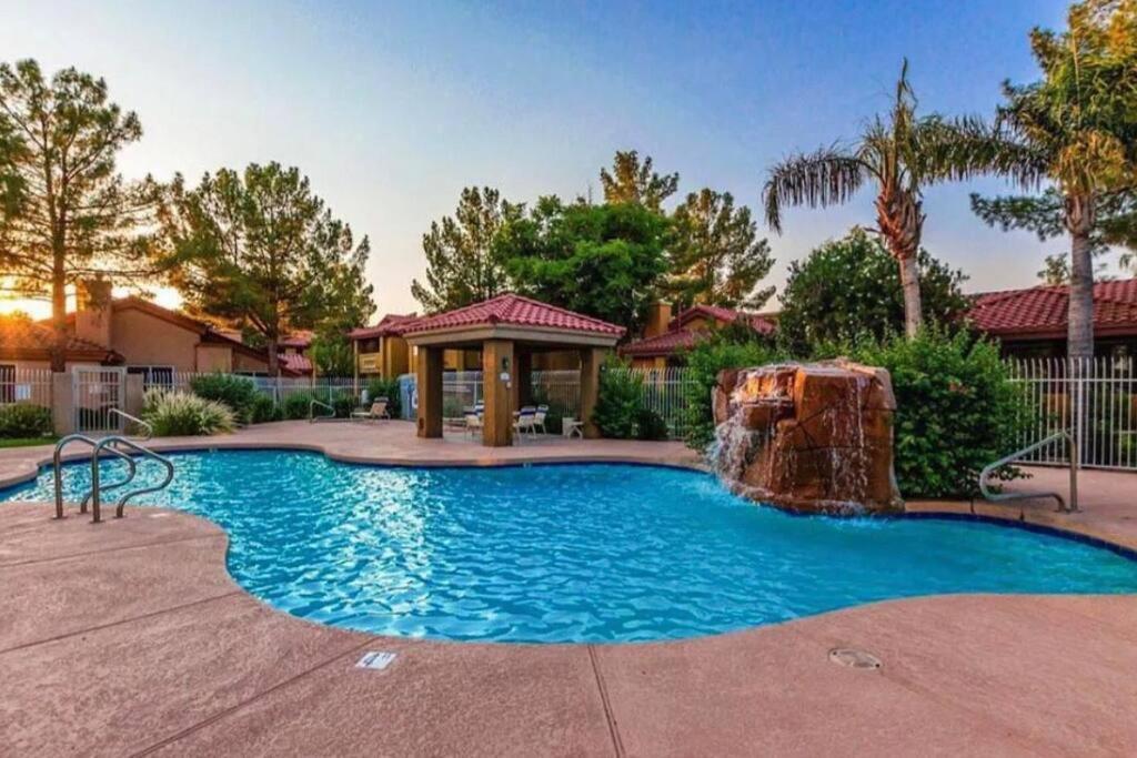 2Br Condo 15 Mins To Downtown Phoenix With Pool & Spa 외부 사진